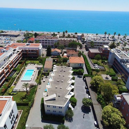 Hotel L'Etape Villeneuve-Loubet Bagian luar foto